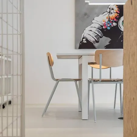 شقة Scandinavian Loft Duplex -50sqm- Near Antonplatz برلين