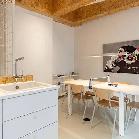 Scandinavian Loft Duplex -50sqm- Near Antonplatz شقة برلين